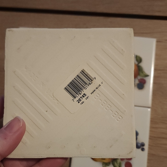 4 tile coasters with fruit and flowers - Picture 2 of 2
